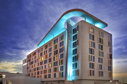 luxury hotels in Nisku