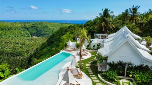 luxury hotels in Nusa Penida
