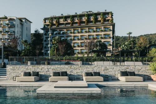 luxury hotels in Stresa