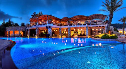 luxury hotels in Torba