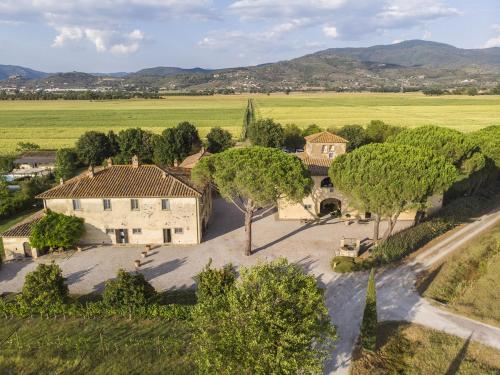 luxury hotels in Val Di Chiana Senese