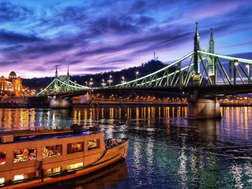 luxury hotels in Vienna (State)