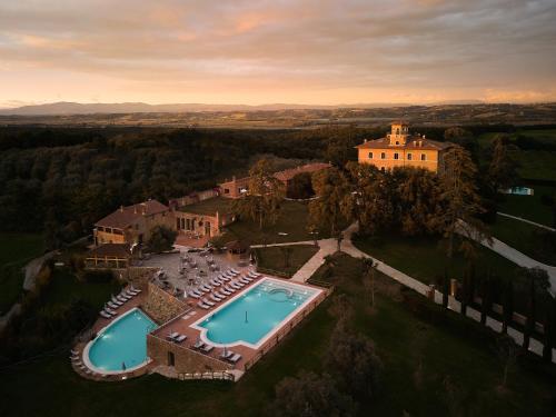 luxury hotels in Val Di Chiana Senese