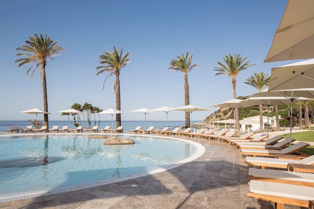 luxury hotels in Villasimius
