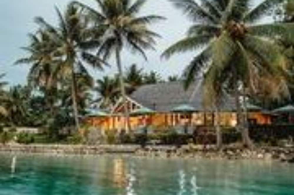 luxury hotels in Espiritu Santo