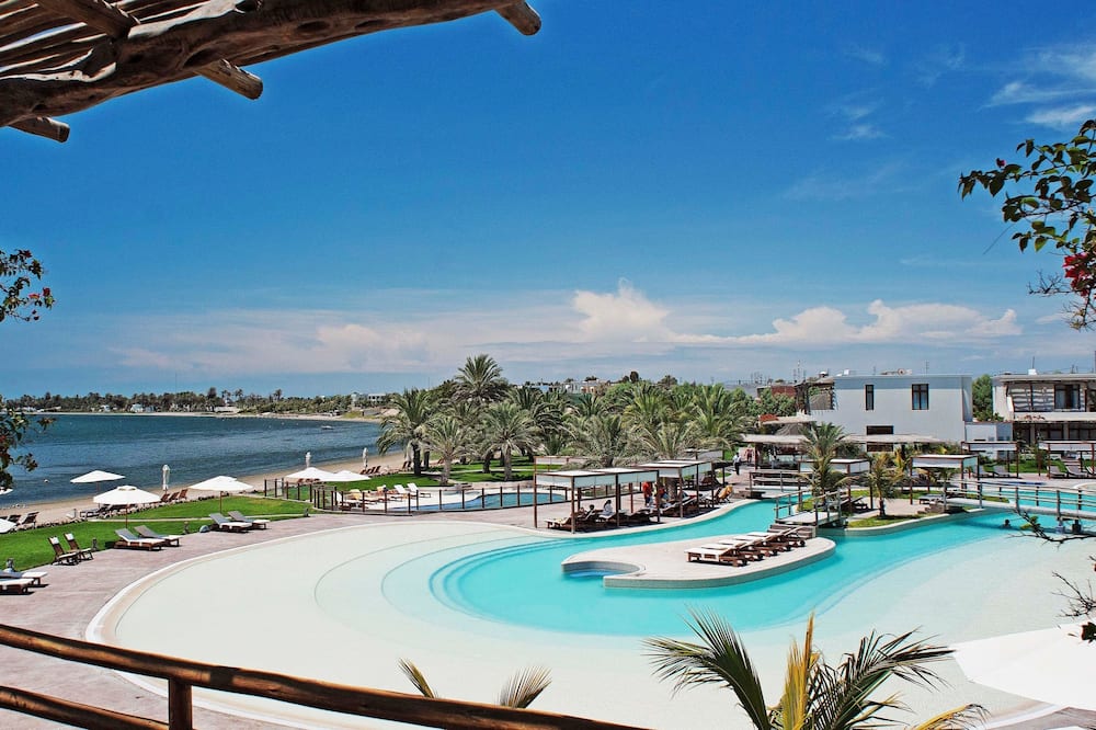 luxury hotels in Paracas
