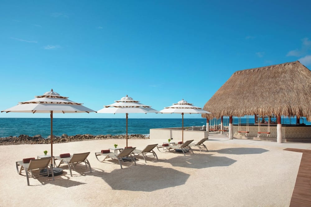 luxury hotels in Puerto Aventuras