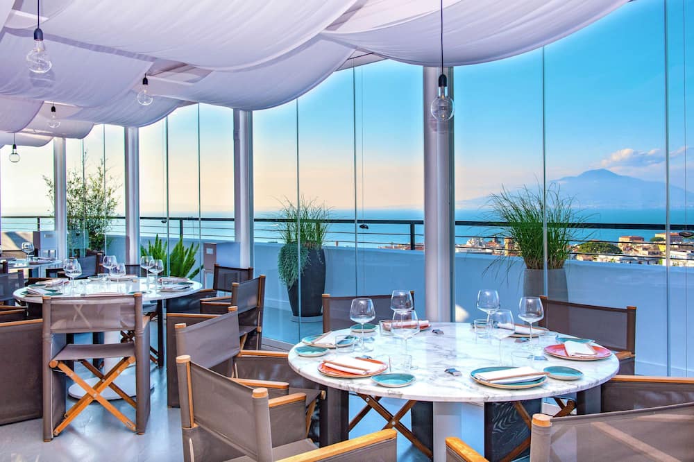 luxury hotels in Sorrento Coast