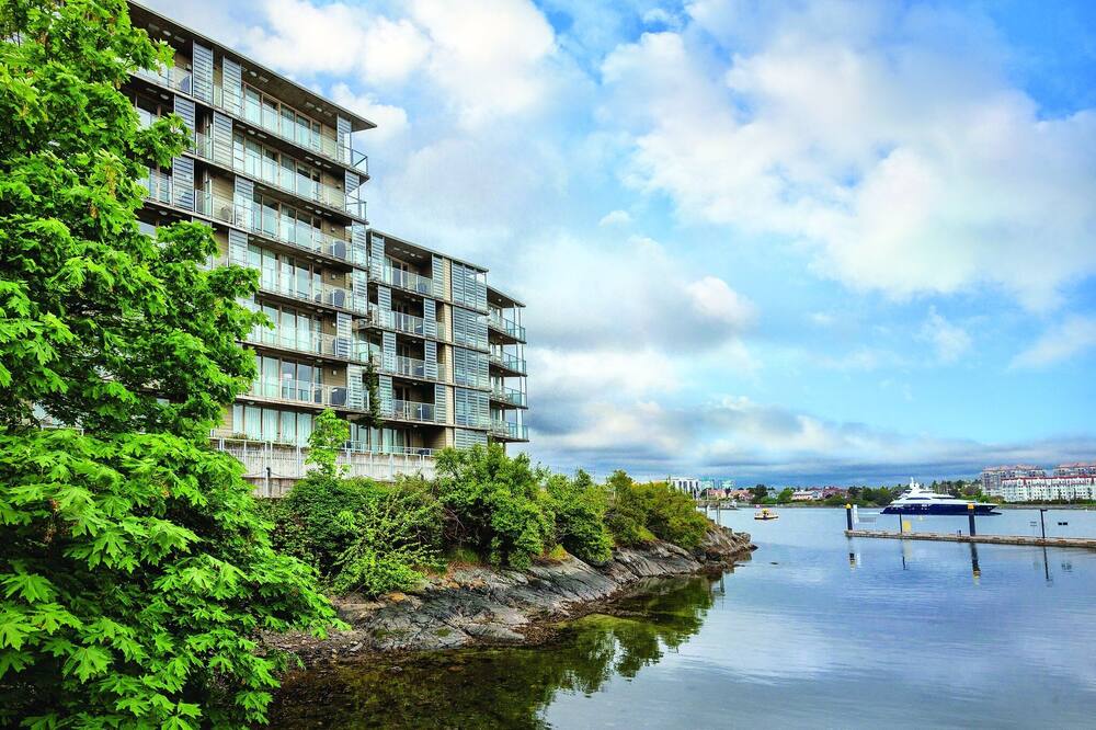 luxury hotels in Victoria